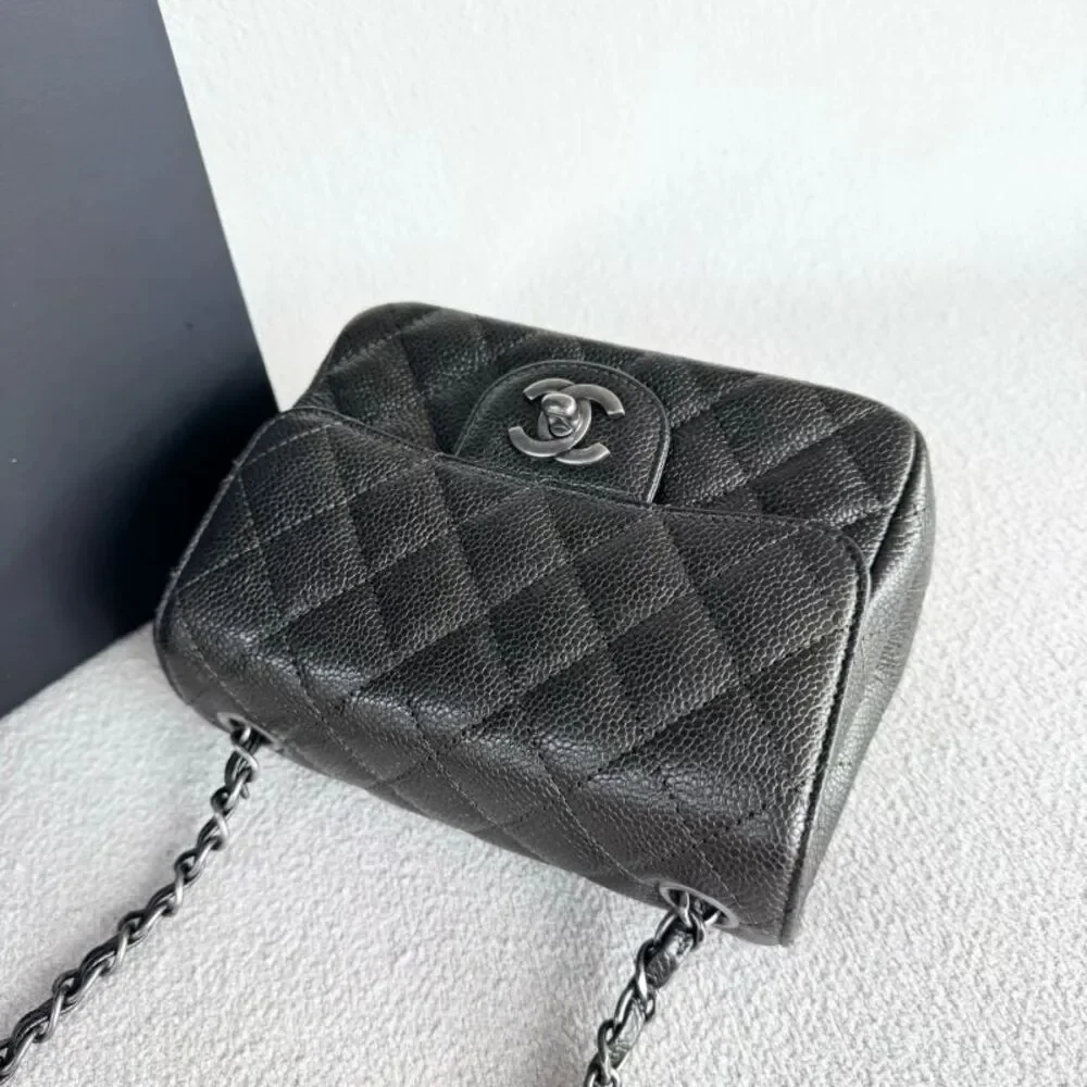 CHANEL brand color
